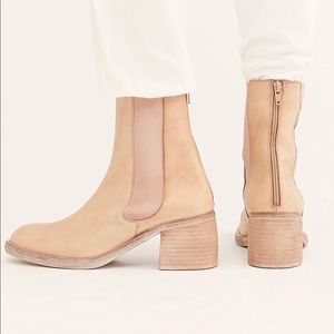 NBW Free People Essential Chelsea Boots